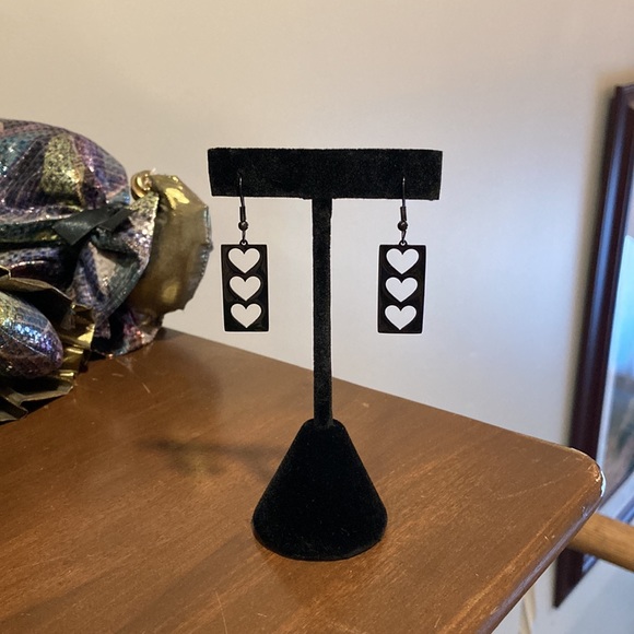 NWOT - Skyrim Black Heart Rectangle Stainless Steel Geometric Dangle Earrings - Picture 3 of 6